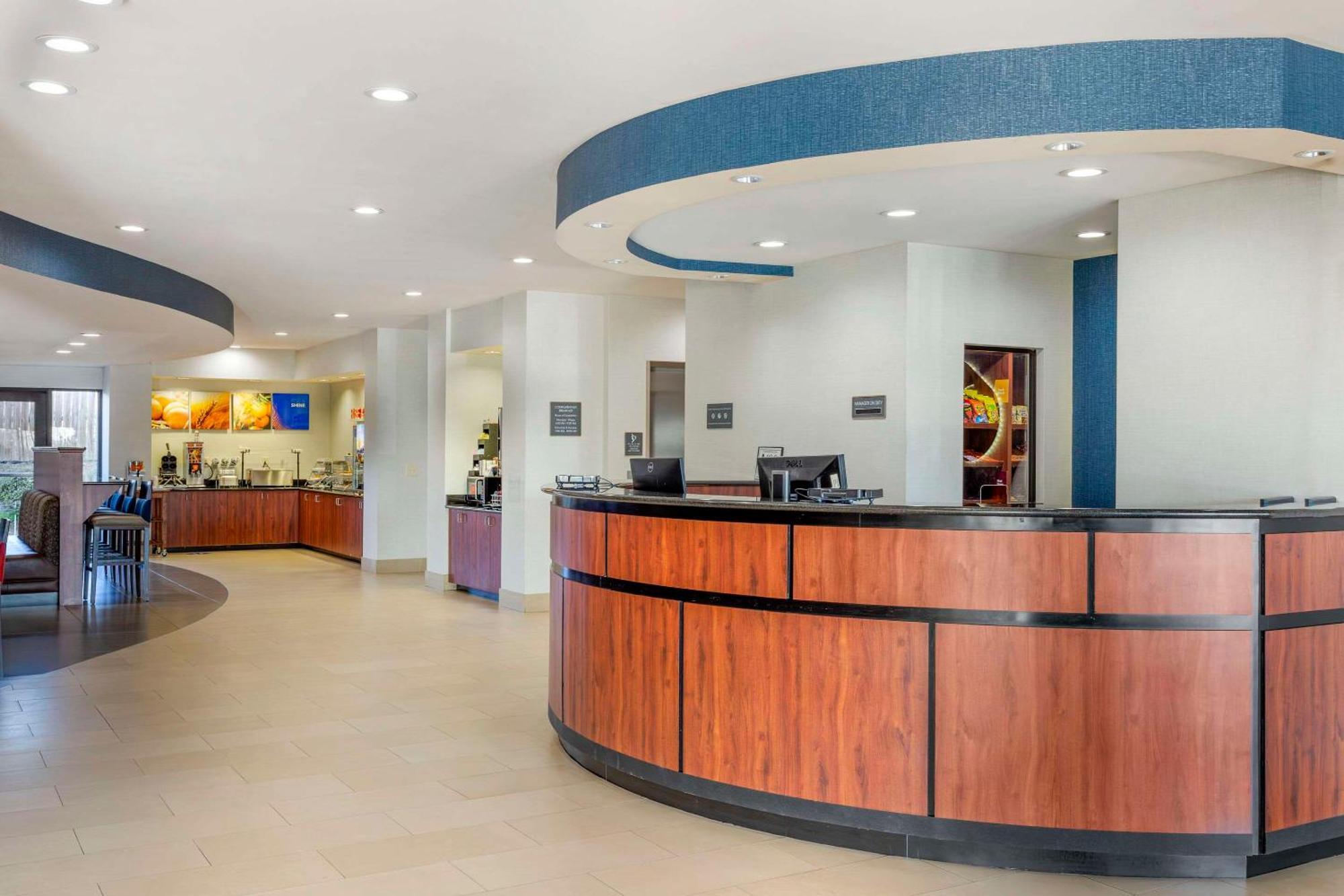Comfort Suites Whitsett - Greensboro East Экстерьер фото