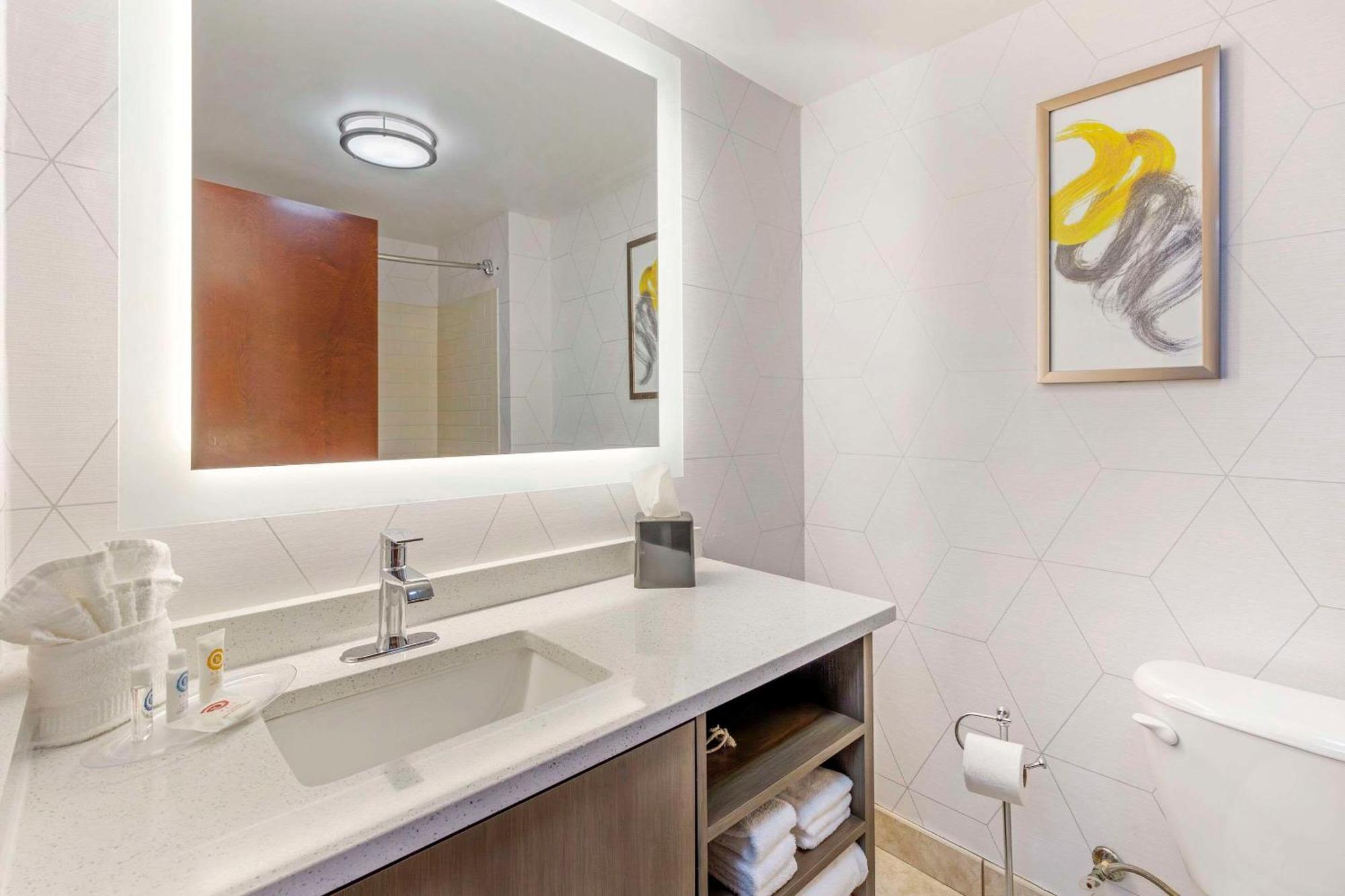 Comfort Suites Whitsett - Greensboro East Экстерьер фото
