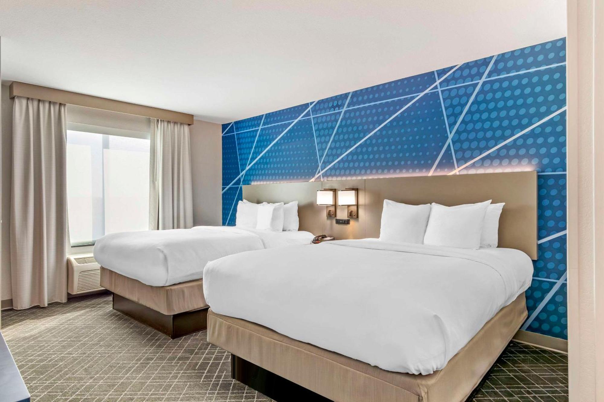 Comfort Suites Whitsett - Greensboro East Экстерьер фото