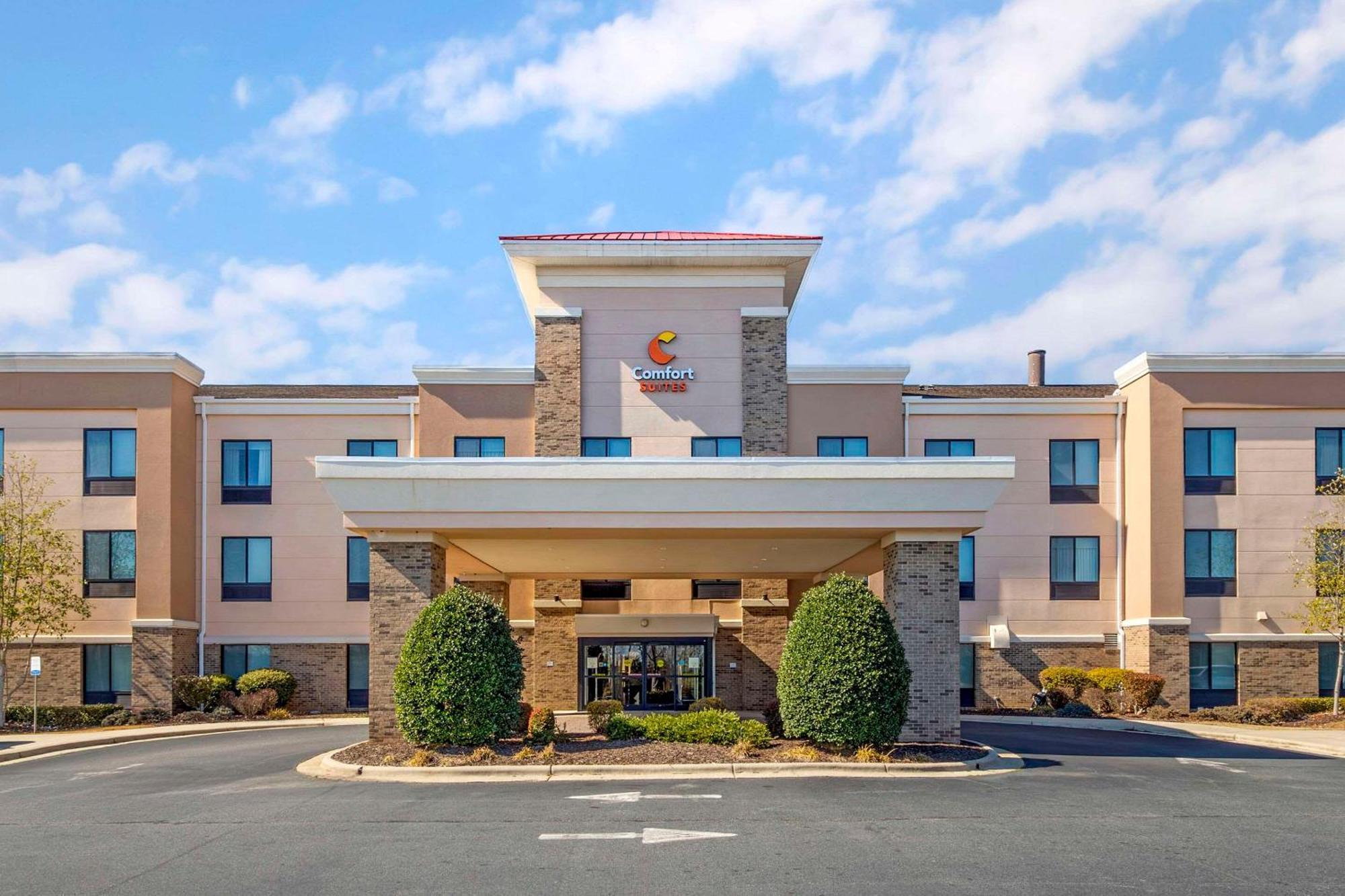 Comfort Suites Whitsett - Greensboro East Экстерьер фото