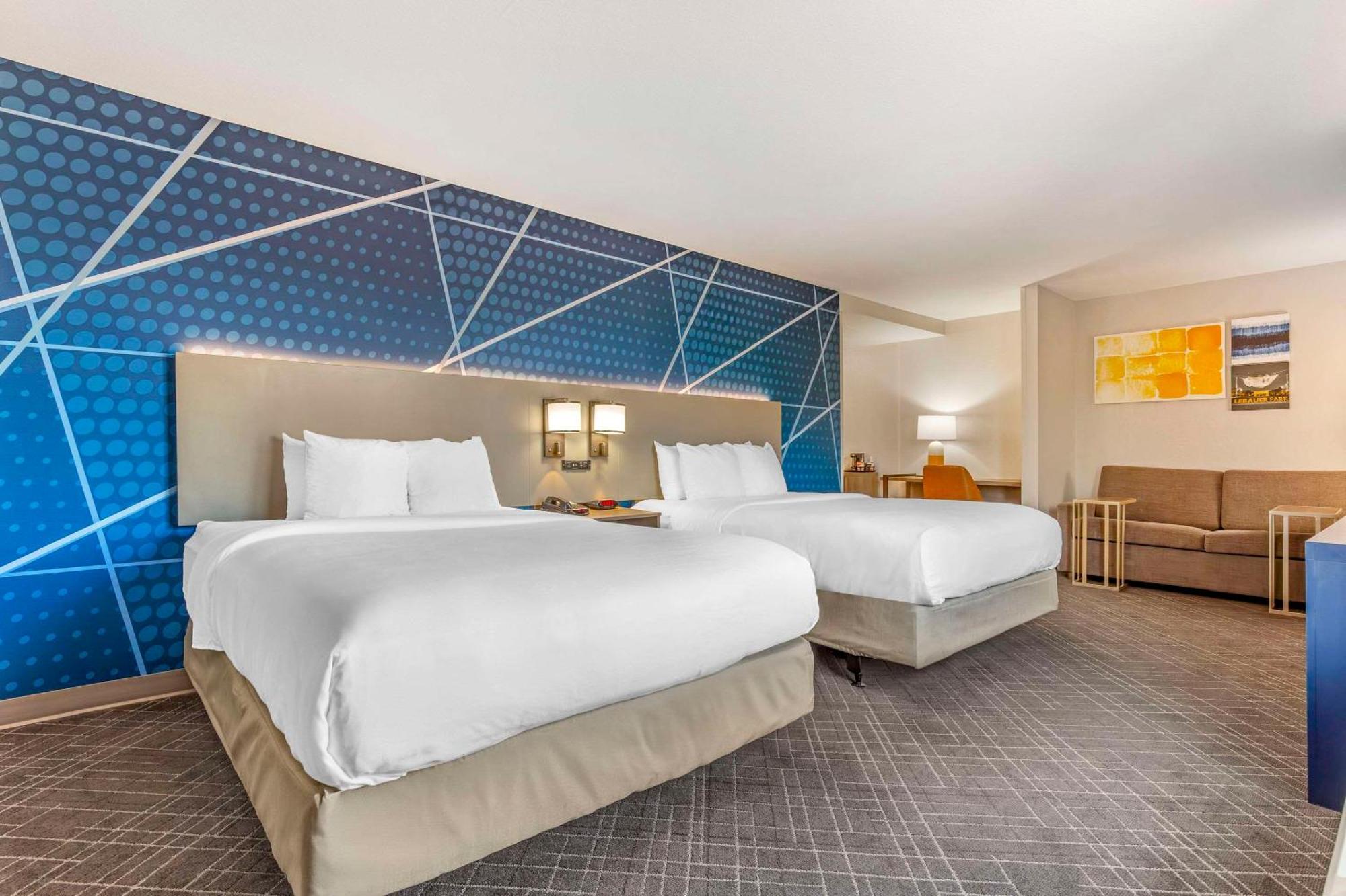 Comfort Suites Whitsett - Greensboro East Экстерьер фото