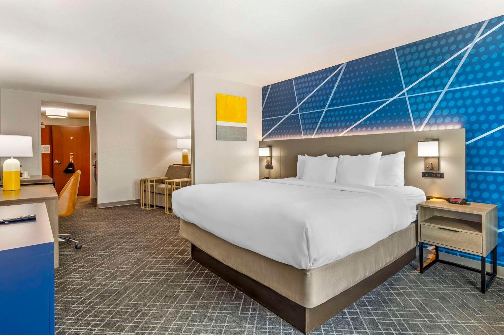 Comfort Suites Whitsett - Greensboro East Экстерьер фото