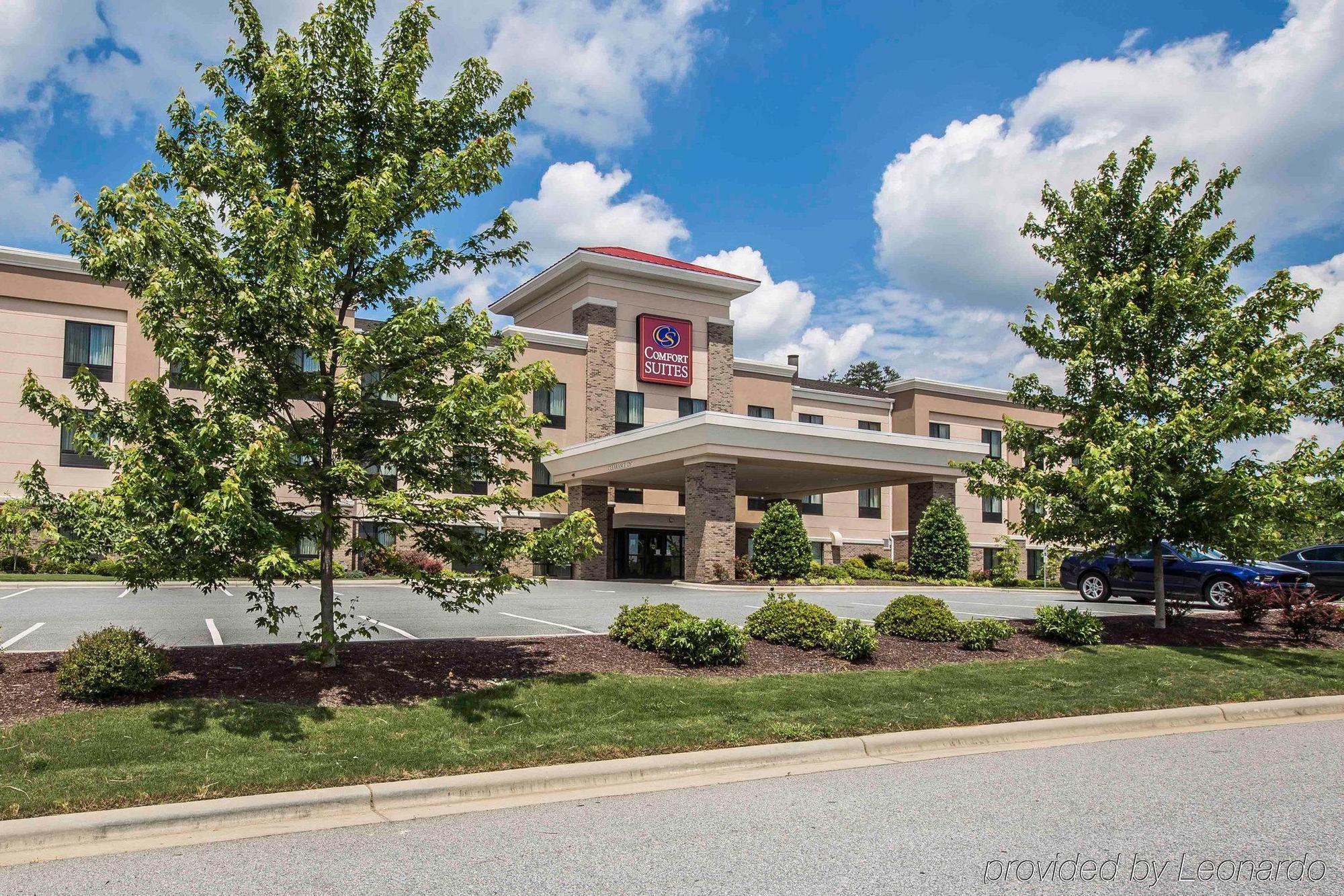 Comfort Suites Whitsett - Greensboro East Экстерьер фото
