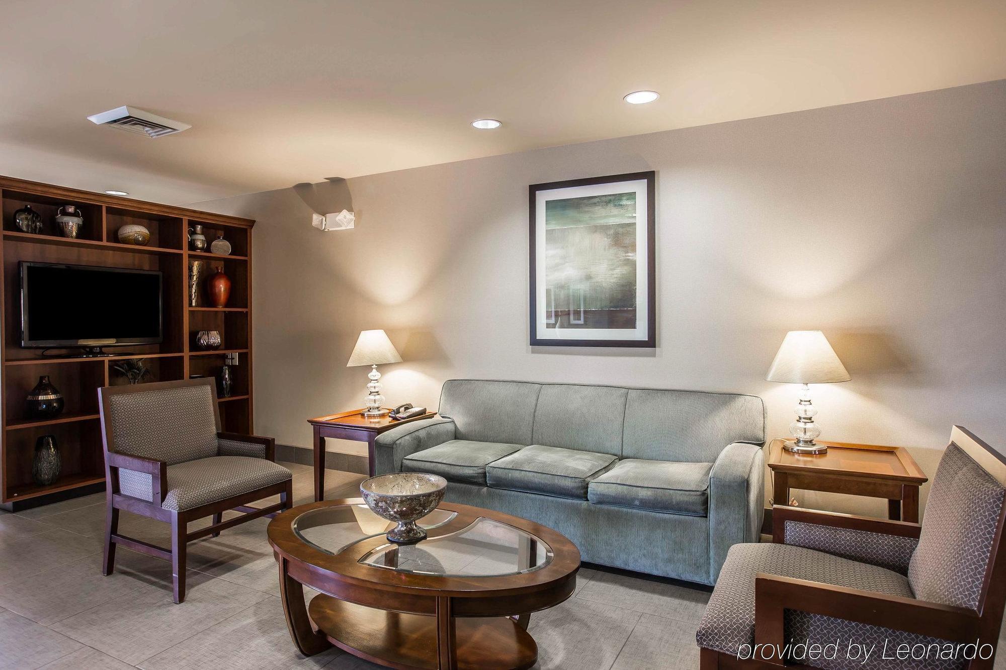 Comfort Suites Whitsett - Greensboro East Экстерьер фото