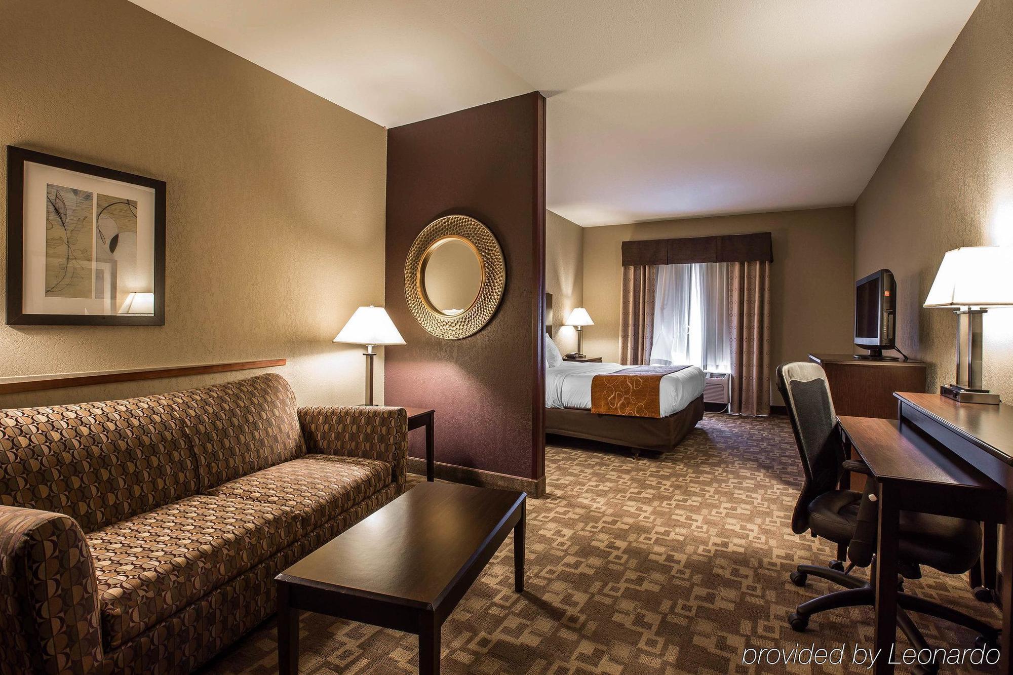 Comfort Suites Whitsett - Greensboro East Экстерьер фото