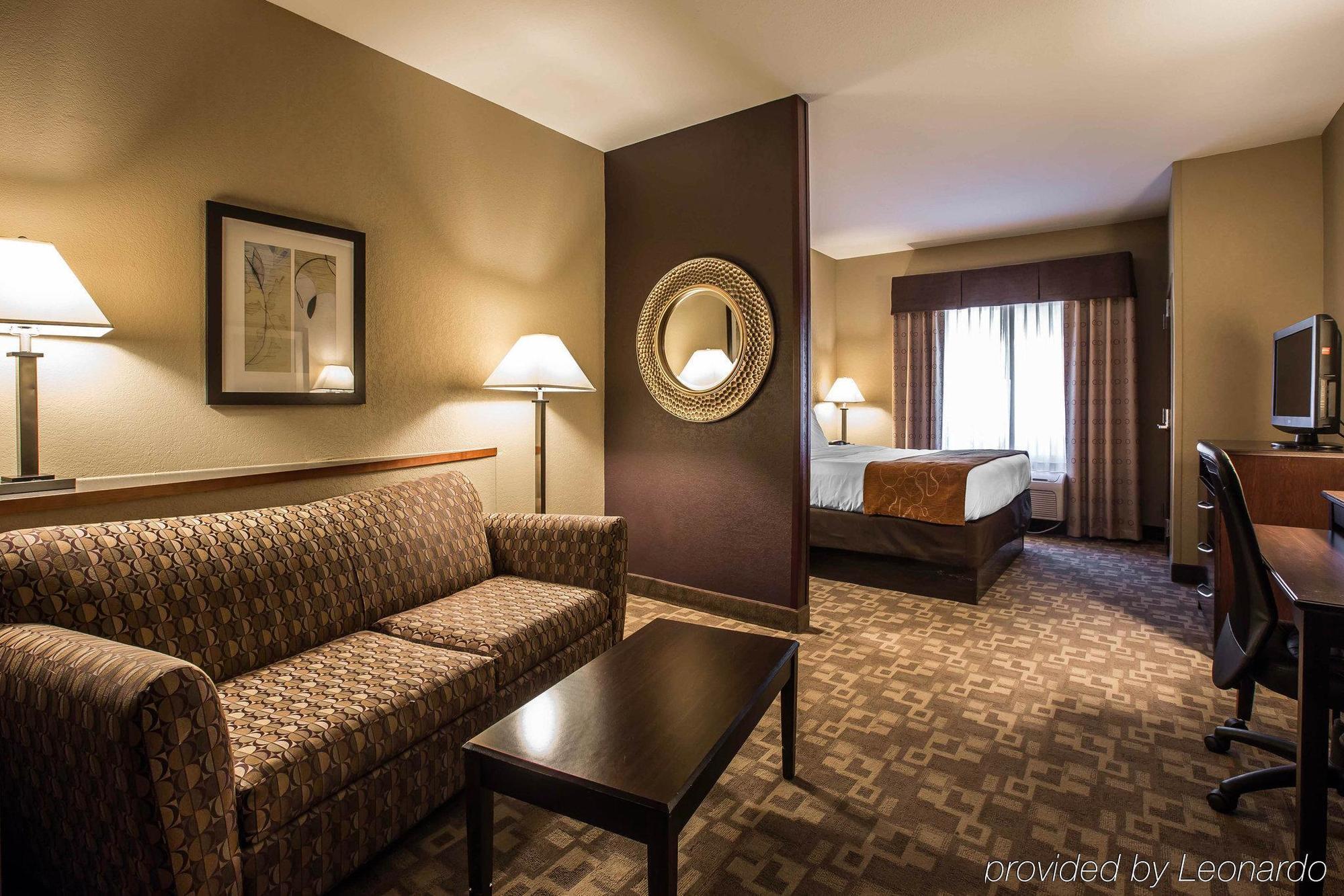 Comfort Suites Whitsett - Greensboro East Экстерьер фото