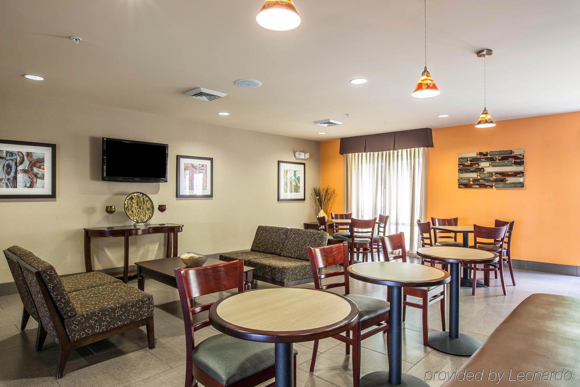 Comfort Suites Whitsett - Greensboro East Экстерьер фото