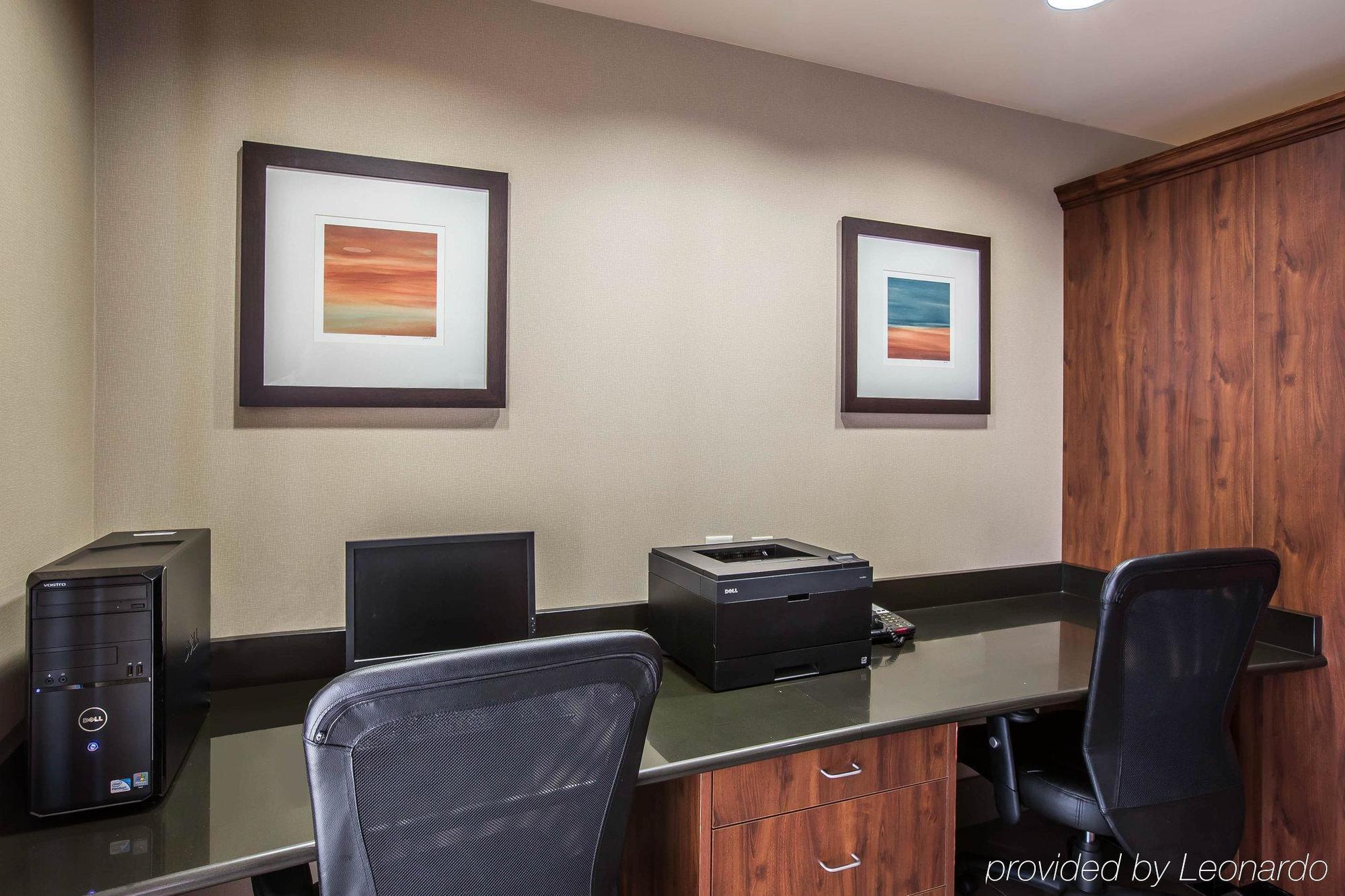 Comfort Suites Whitsett - Greensboro East Экстерьер фото